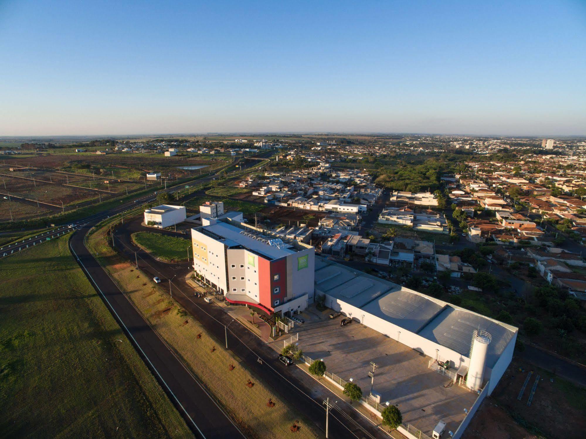 Ibis Styles Birigui Hotel Bagian luar foto